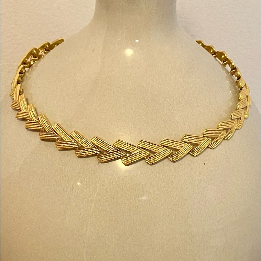 Vintage Chevron Pattern Necklace